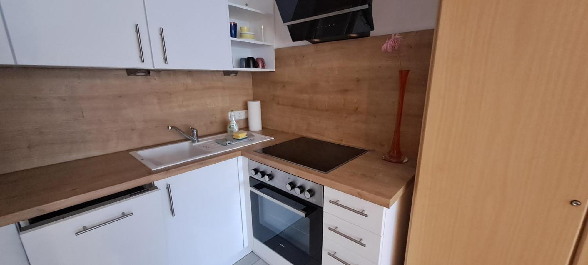 Helle Souterrainwohnung Naehe Flughafen, Landshut Und Muenchen 1 Bis 5 Personen Bruckberg Exterior photo