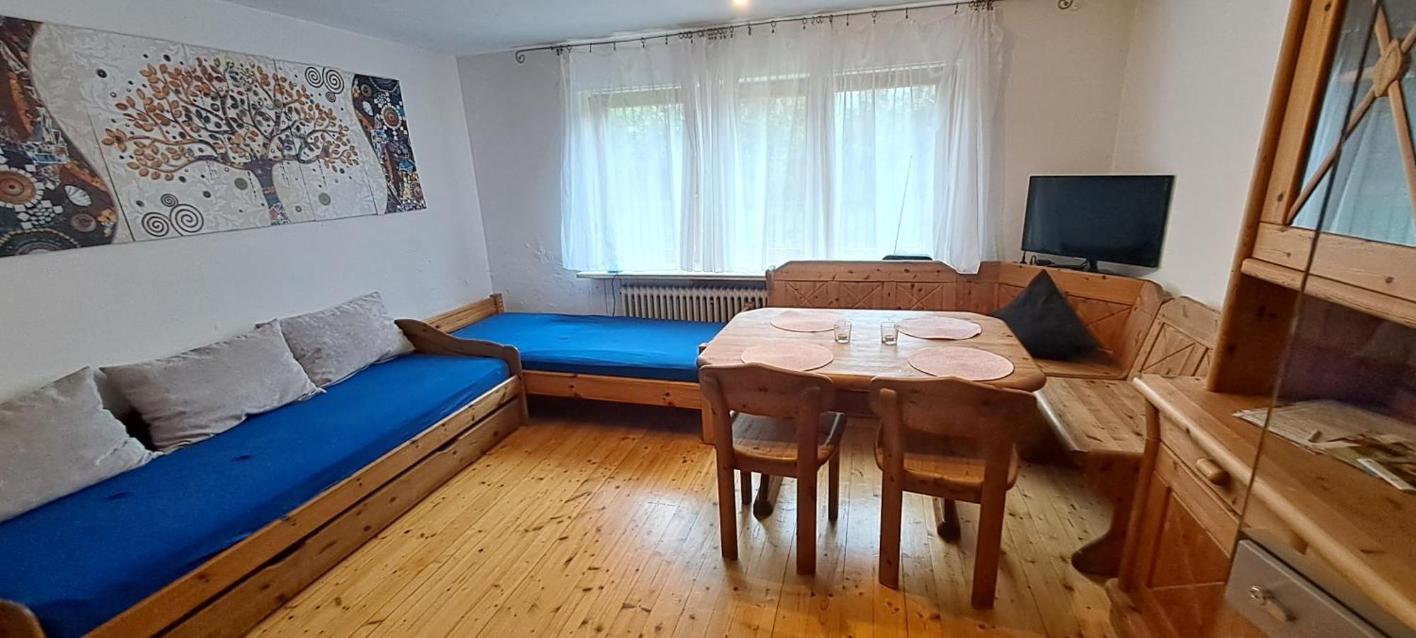 Helle Souterrainwohnung Naehe Flughafen, Landshut Und Muenchen 1 Bis 5 Personen Bruckberg Exterior photo